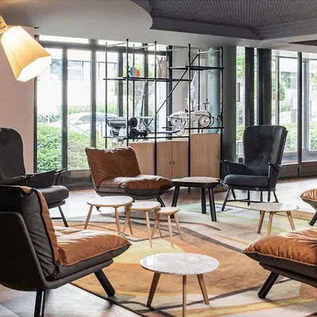 Lila - Confortable In Paris